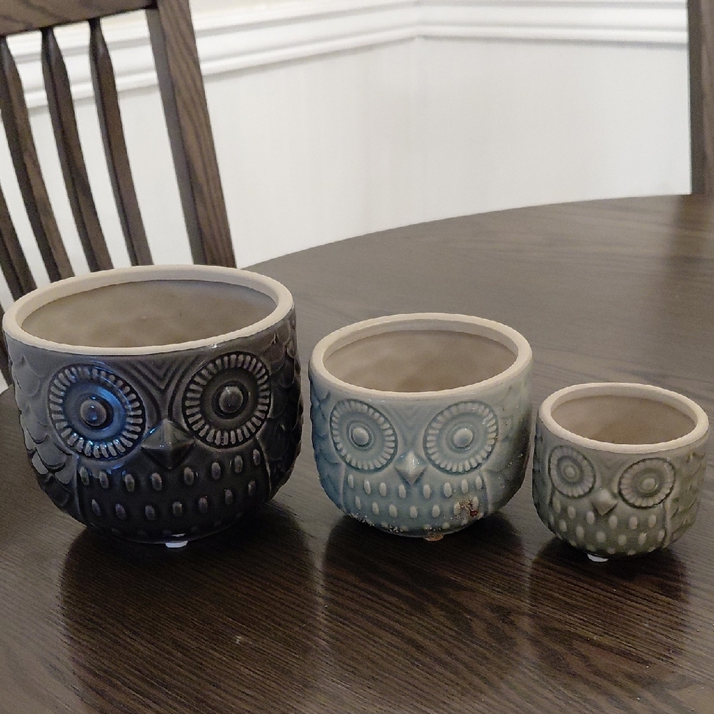Creative Co-op Owl Design Ceramic Planter Set - Black, Gray, Cream Nesting